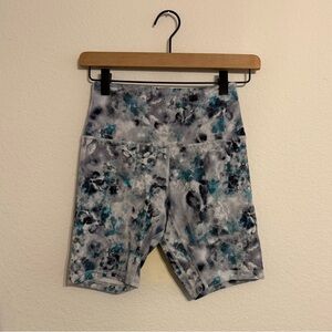 Women’s Lululemon Align shorts 6”